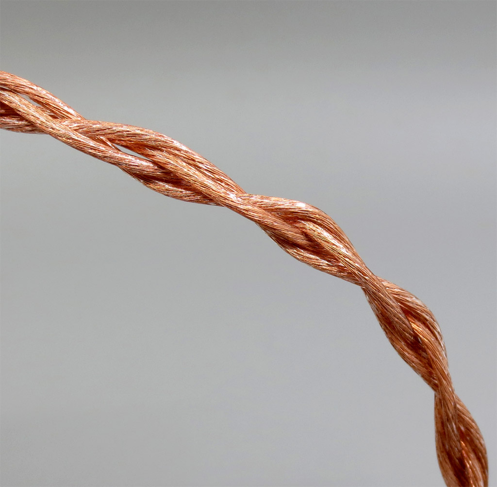 4 core 2.5mm 3.5mm 4.4mm Balanced MMCX Pure 7N OCC 1.5mm Diameter Earphone Cable For SE535 SE846 Se215 Custom 5 BA